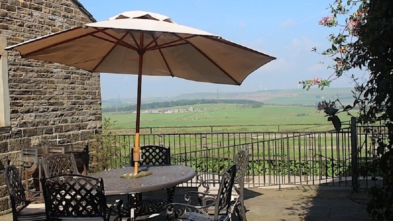 Photo of Bedroom in Flouch