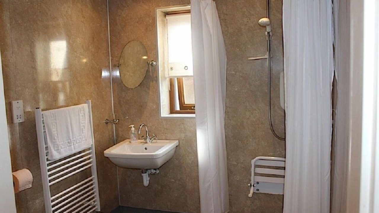 Photo of Bathroom in Flouch