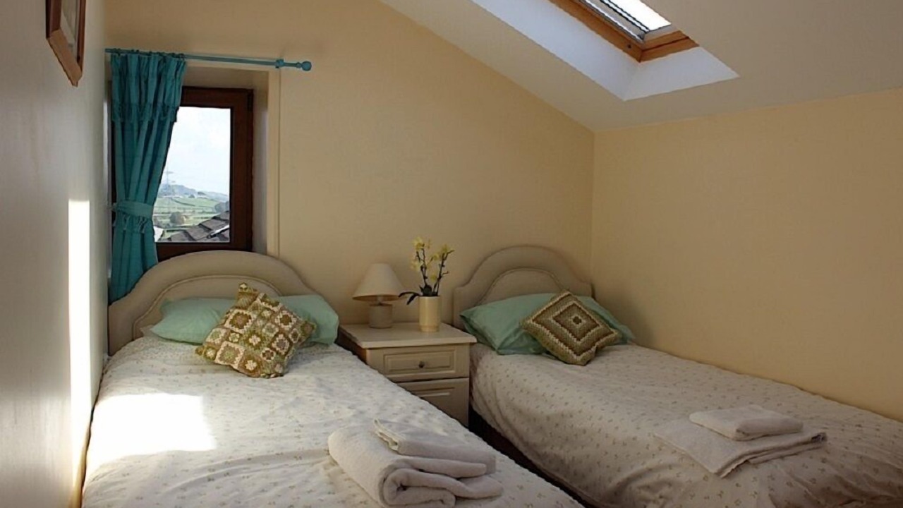 Photo of Bedroom in Flouch