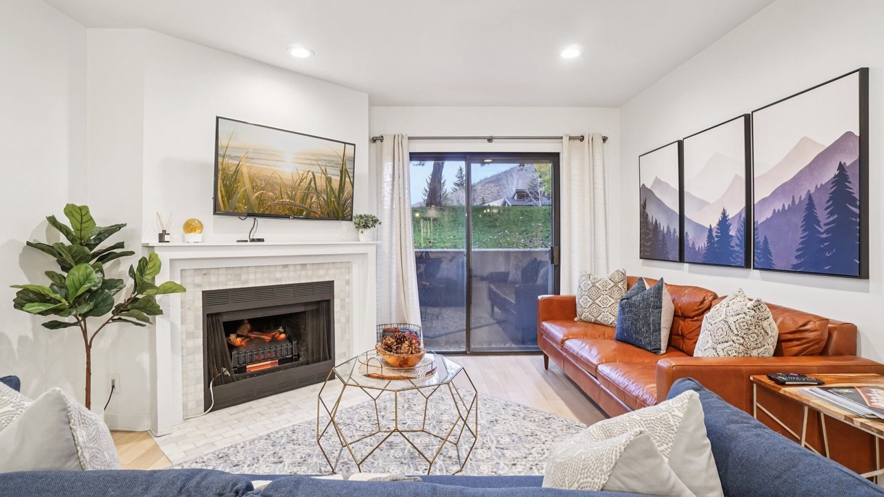 Photo of Livingroom in North Park City