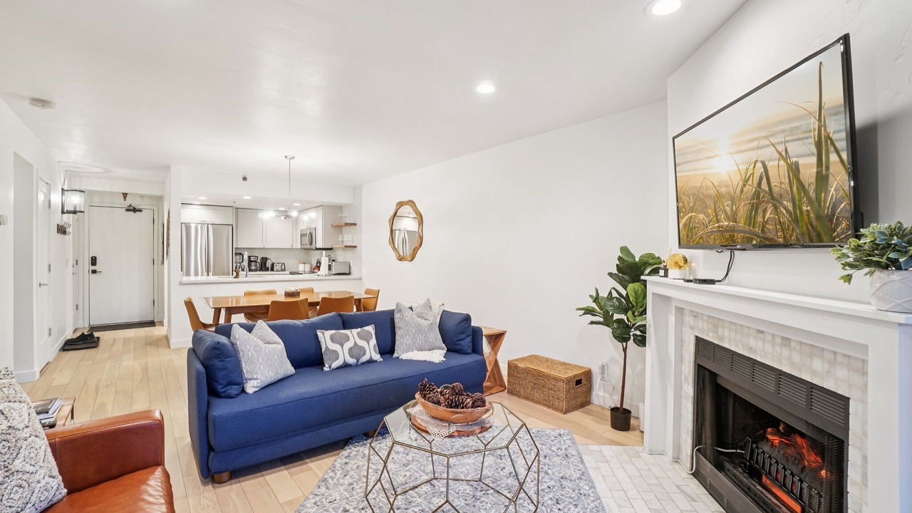 Photo of Livingroom in North Park City