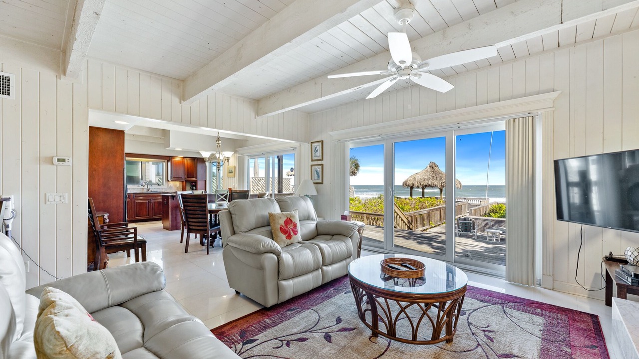 Photo of Livingroom in New Smyrna Beach