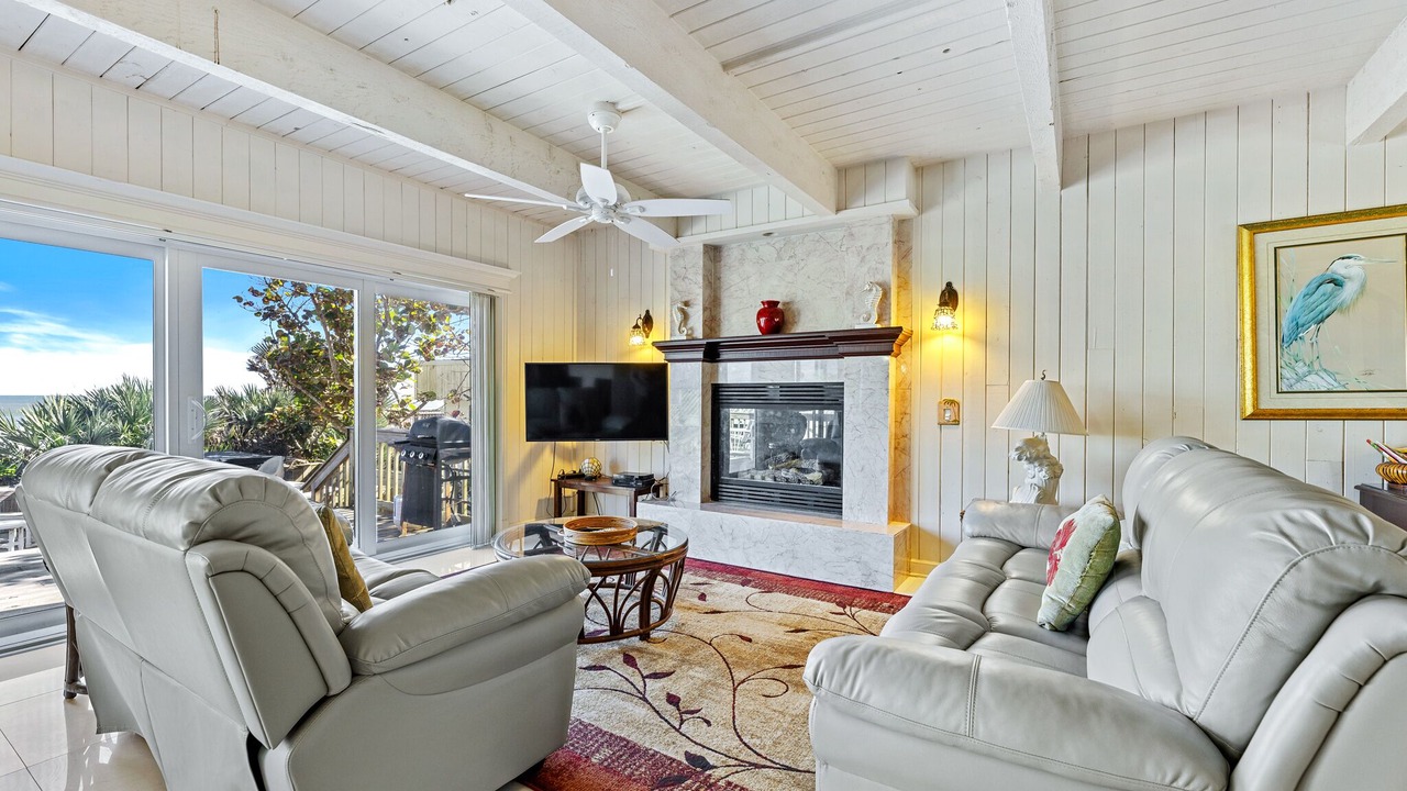 Photo of Livingroom in New Smyrna Beach