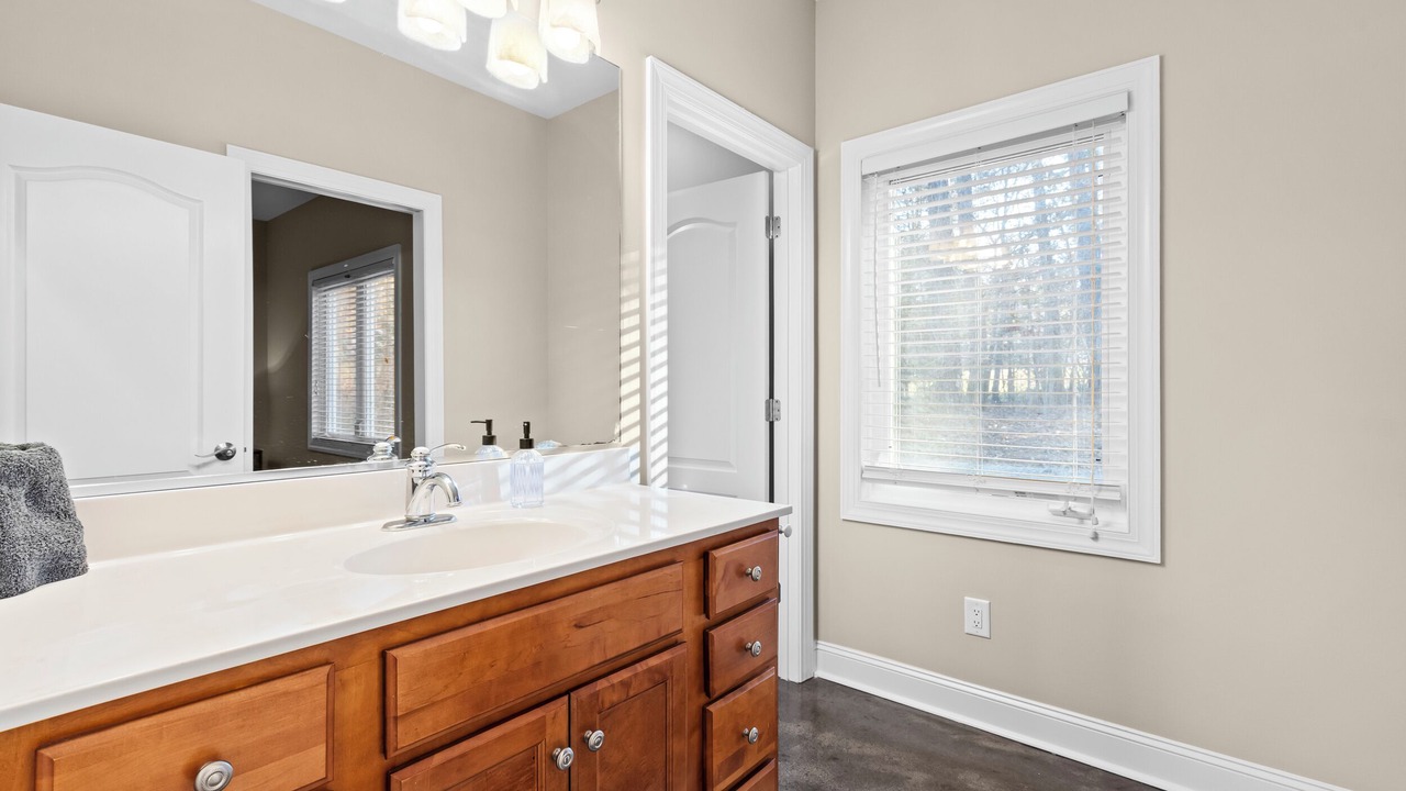 Photo of Bathroom in Leasburg