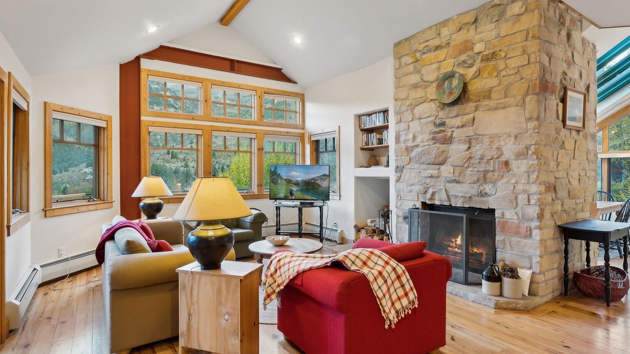 Photo of Livingroom in Sundance