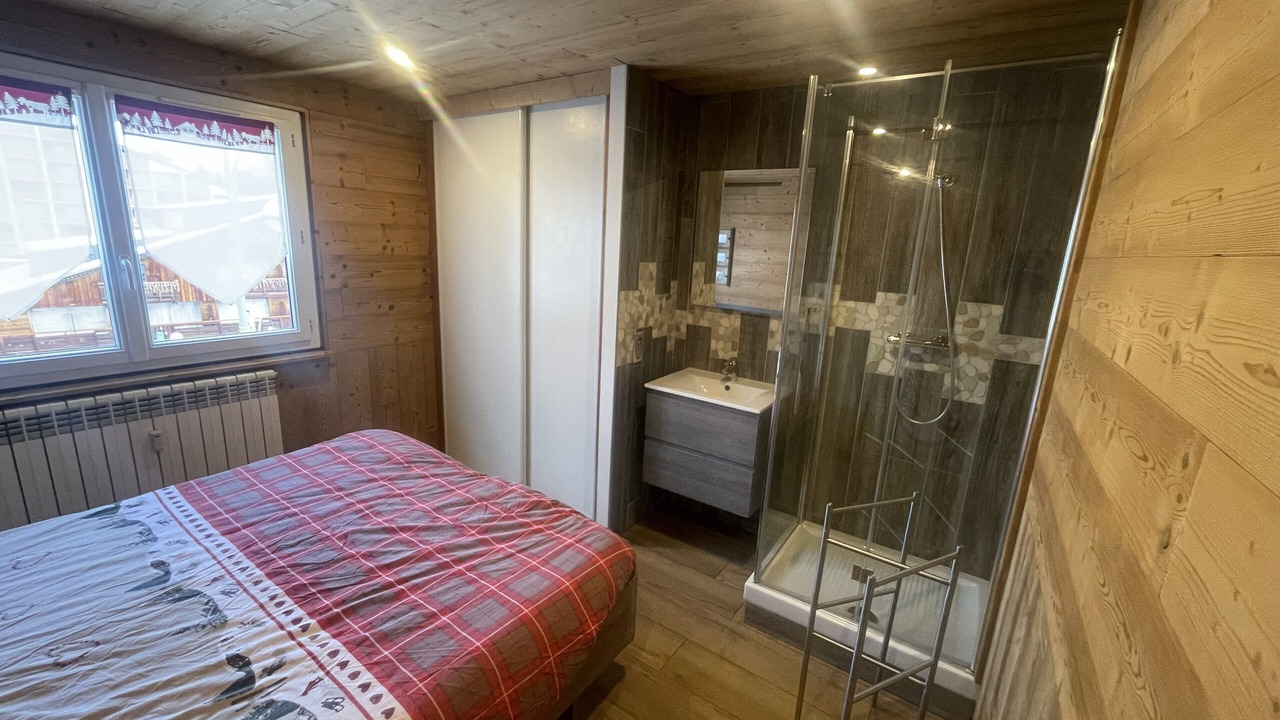Photo of Bedroom in Venosc