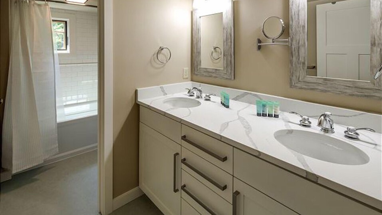 Photo of Others in Eastsound