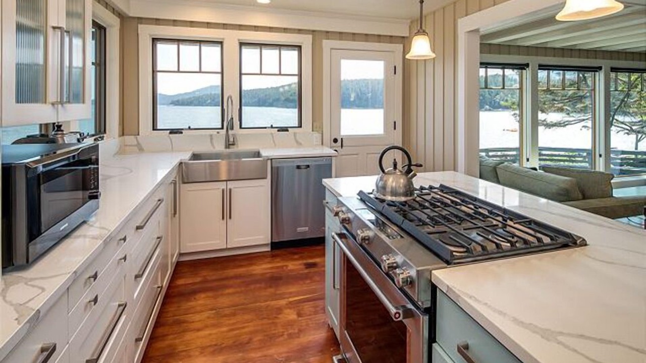 Photo of Others in Eastsound