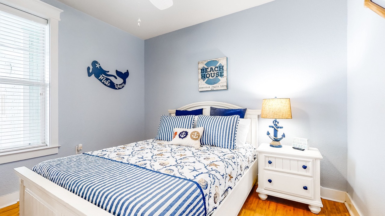 Photo of Bedroom in Red Fish Cove