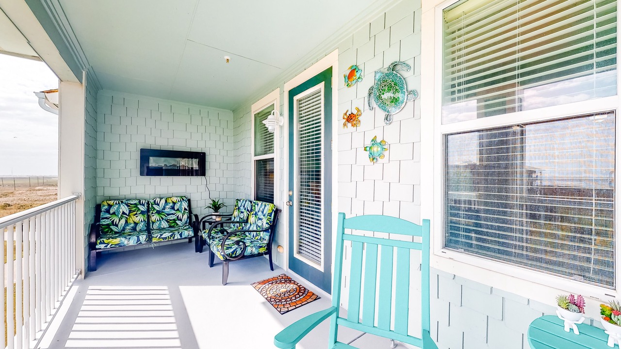 Photo of Patio Balcony in Red Fish Cove