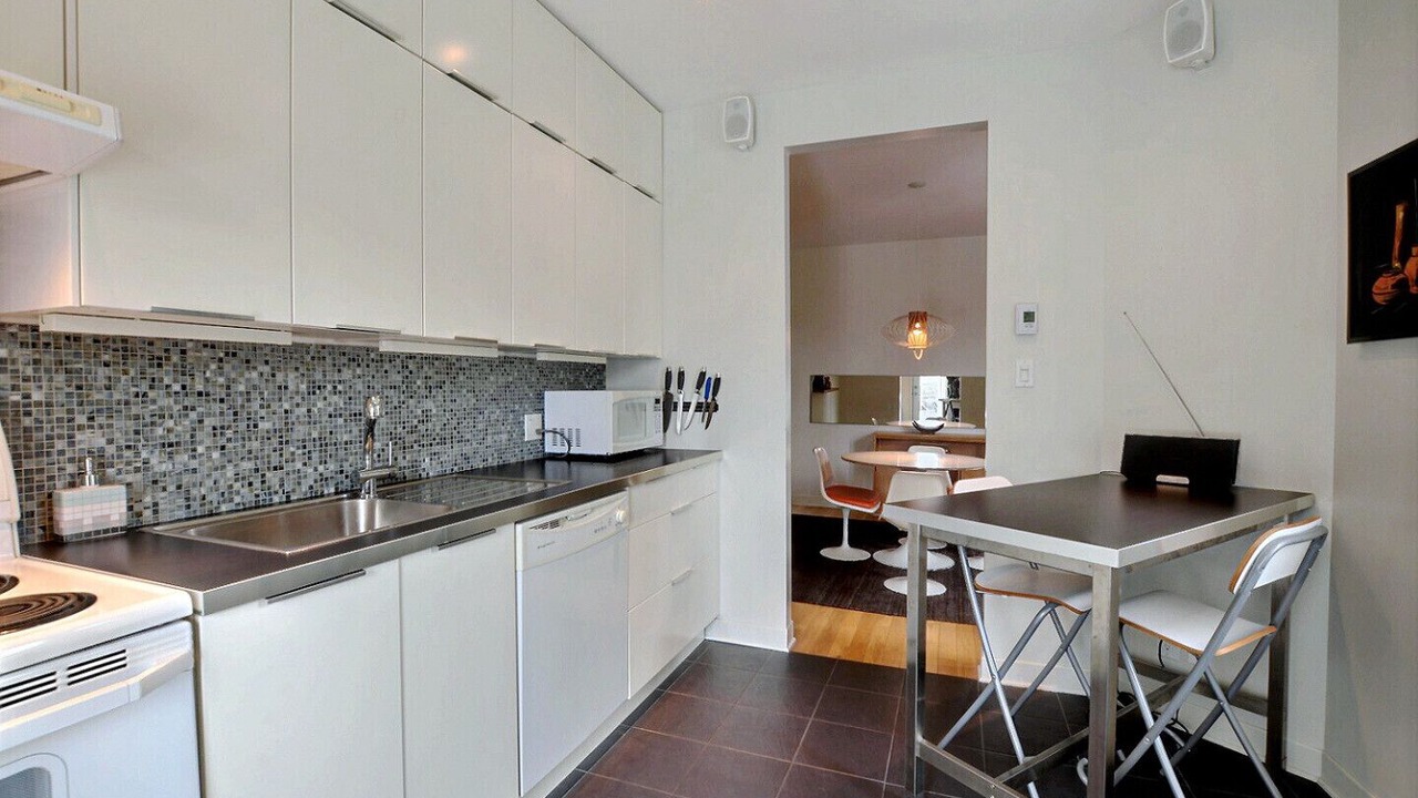 Photo of Kitchen in La Petite-Patrie