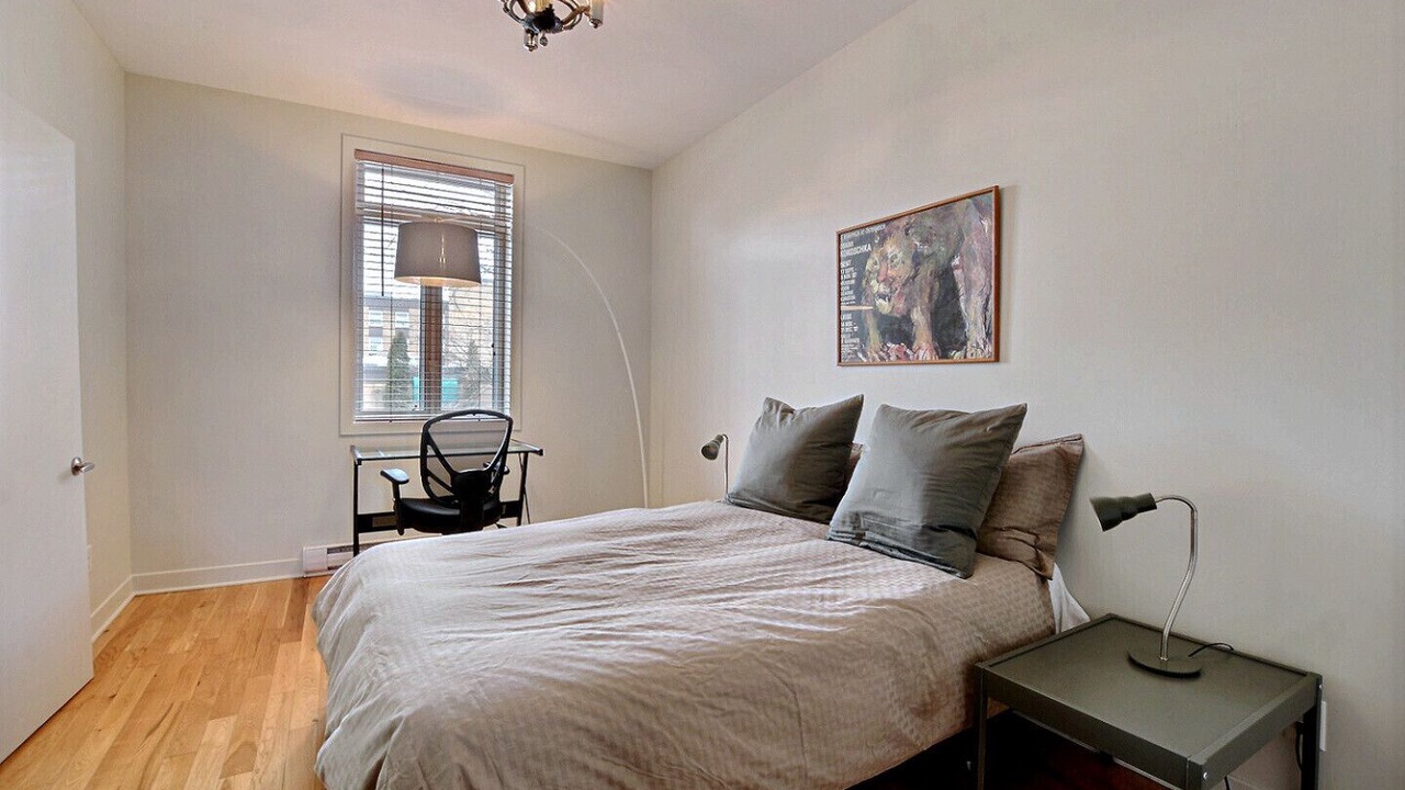 Photo of Bedroom in La Petite-Patrie