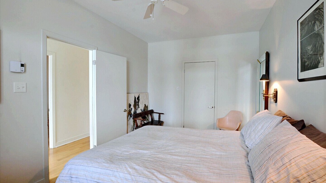 Photo of Bedroom in La Petite-Patrie