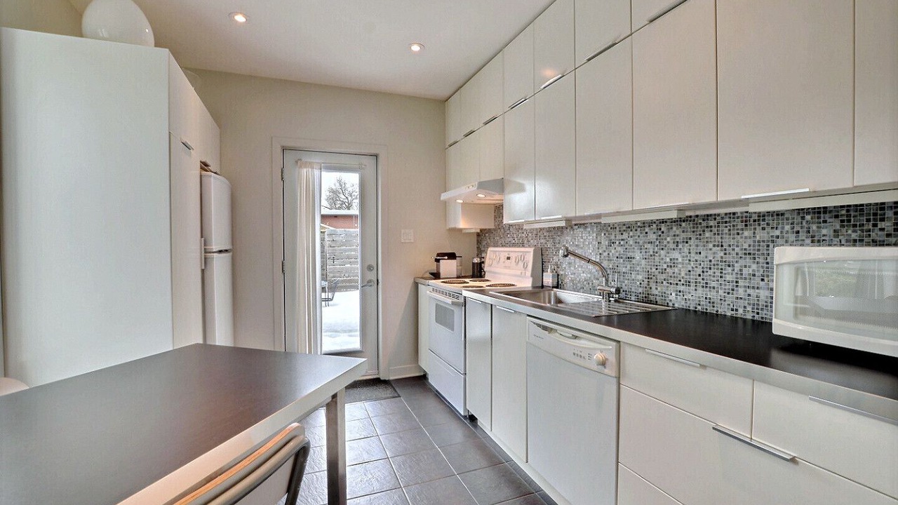 Photo of Kitchen in La Petite-Patrie