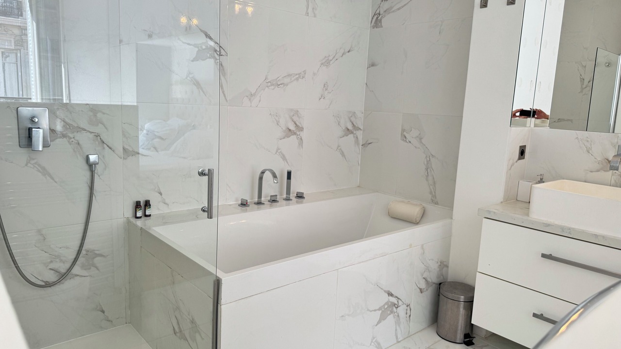 Photo of Bathroom in Porte-Dauphine