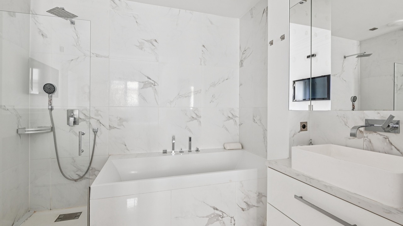 Photo of Bathroom in Porte-Dauphine