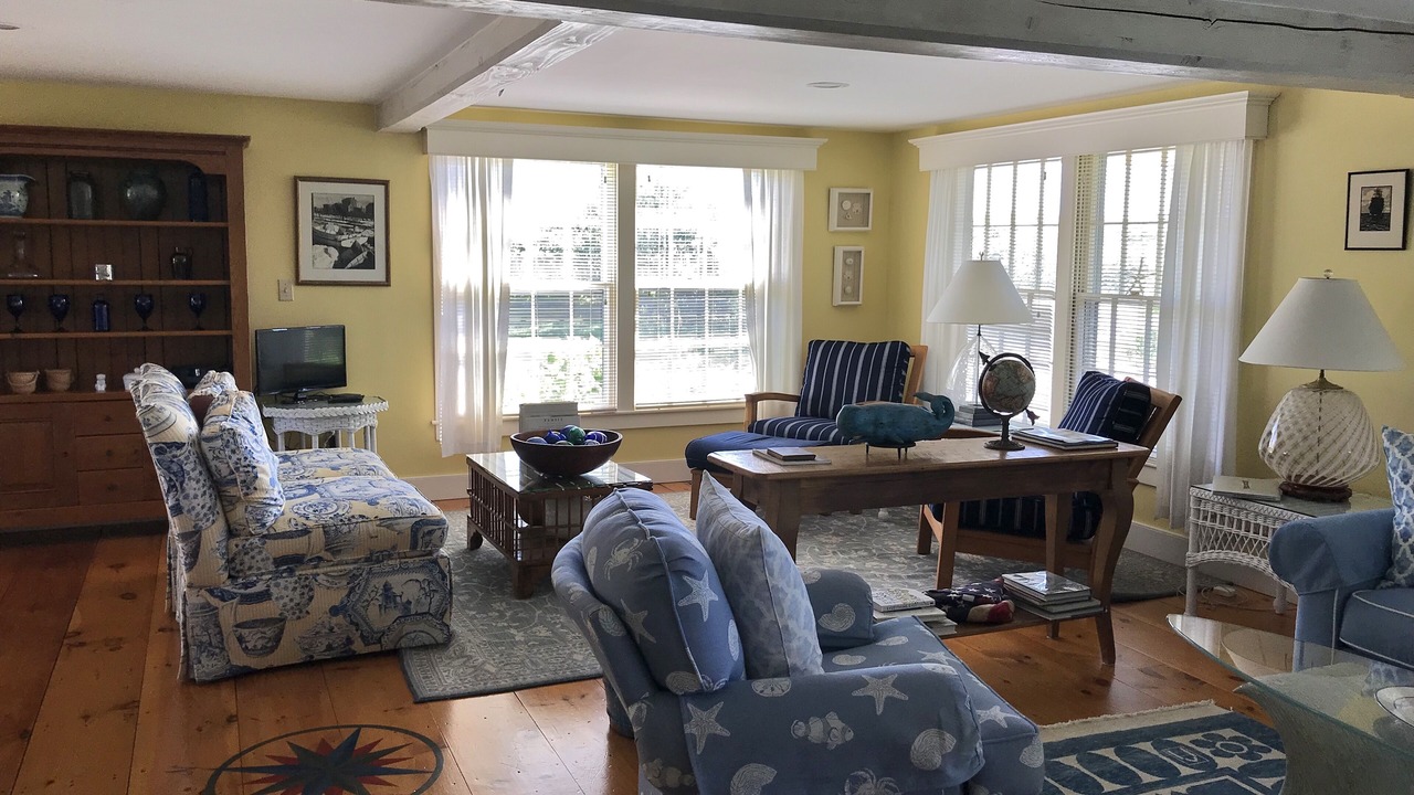 Photo of Livingroom in Tom Nevers