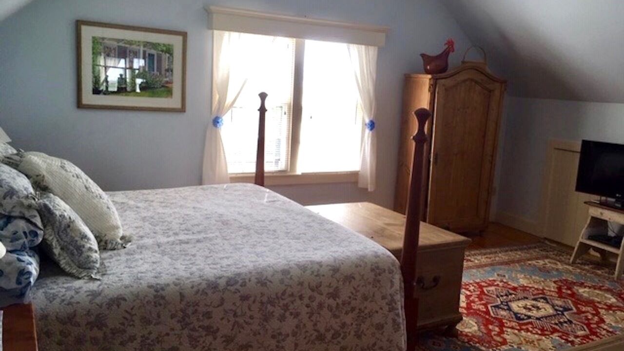 Photo of Bedroom in Tom Nevers
