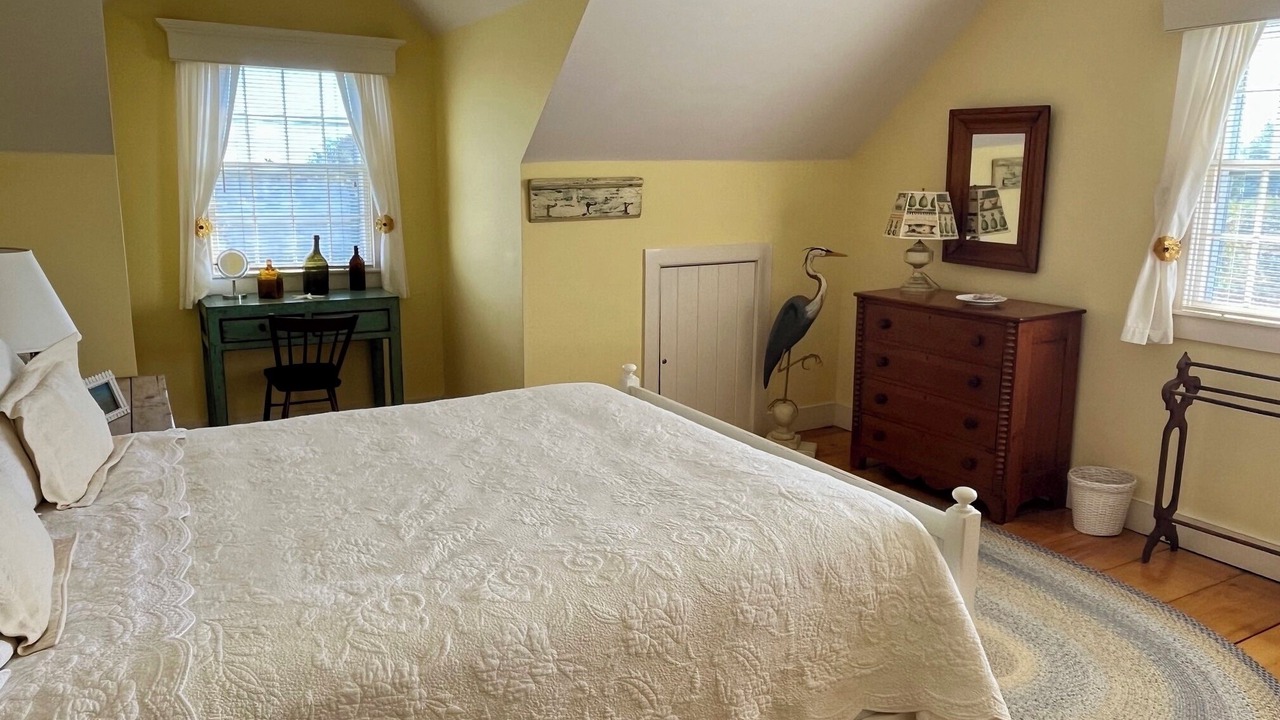 Photo of Bedroom in Tom Nevers