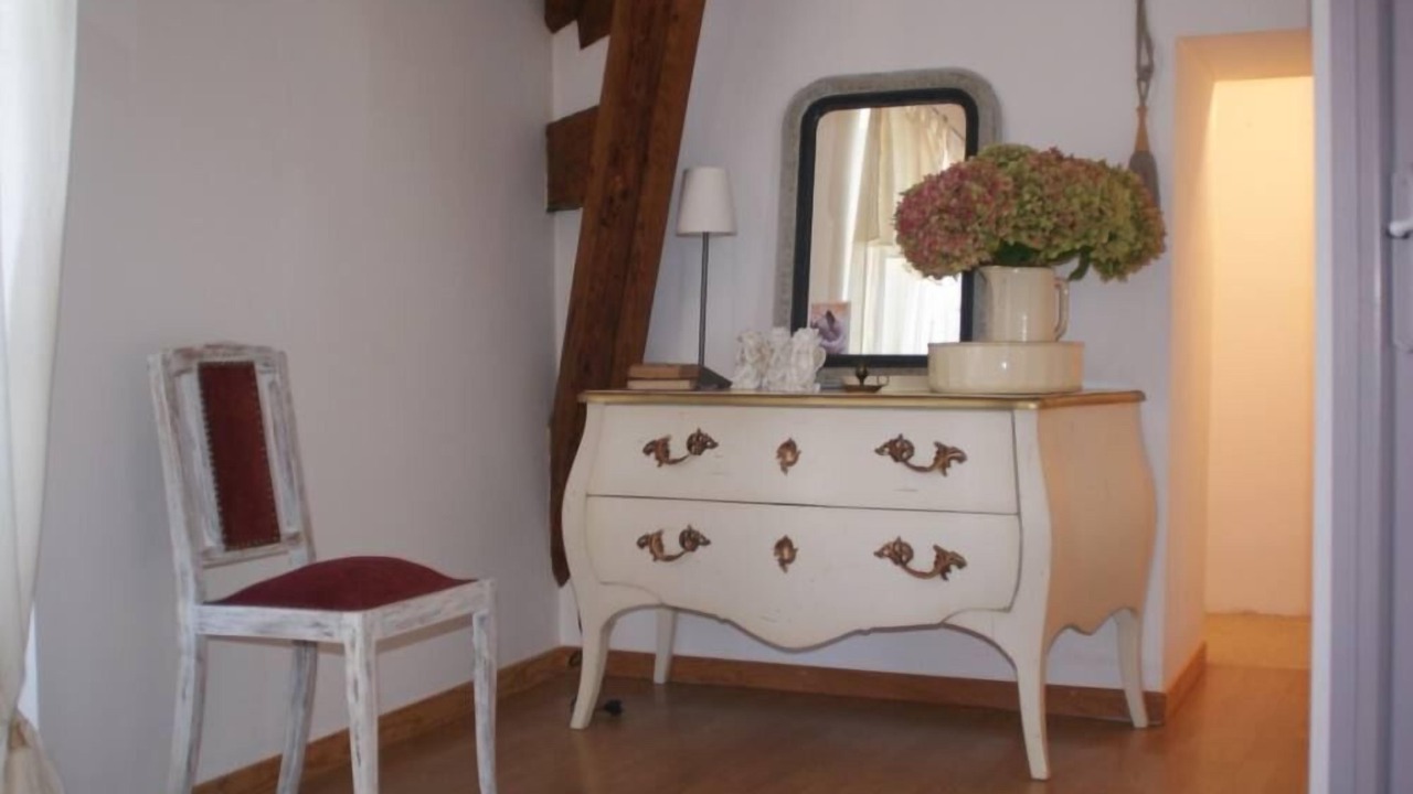 Photo of Others in Reze