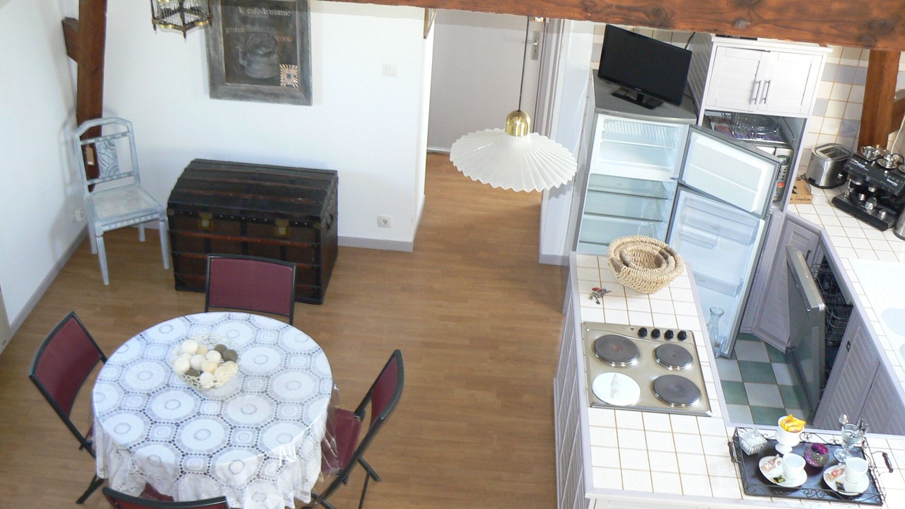 Photo of Others in Reze