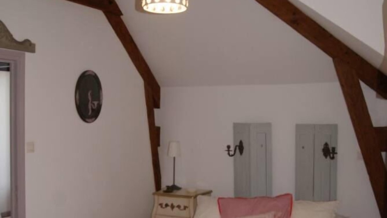 Photo of Others in Reze