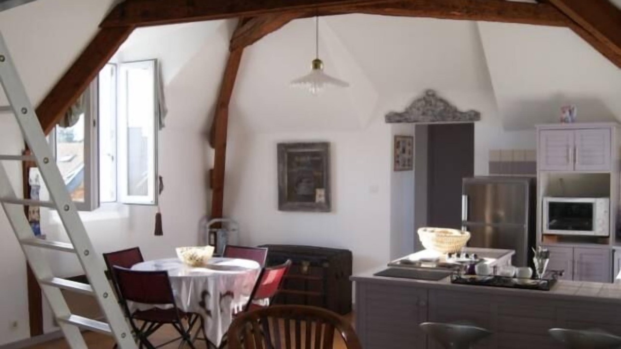 Photo of Others in Reze