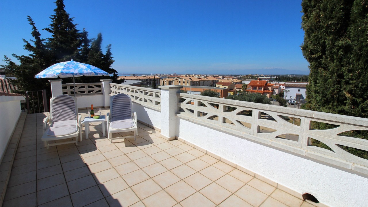 Photo of Patio Balcony in Roses Town Center