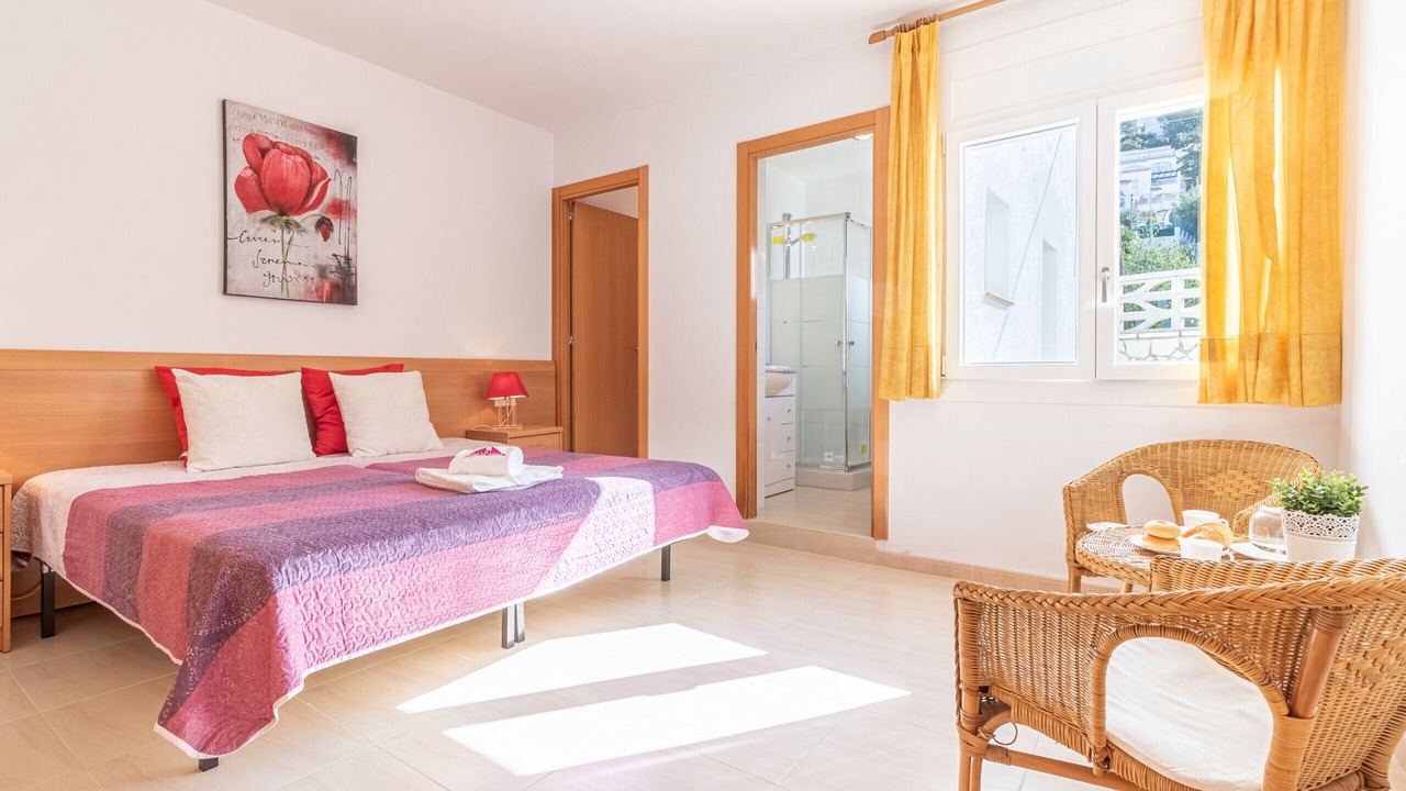 Photo of Bedroom in Roses Town Center
