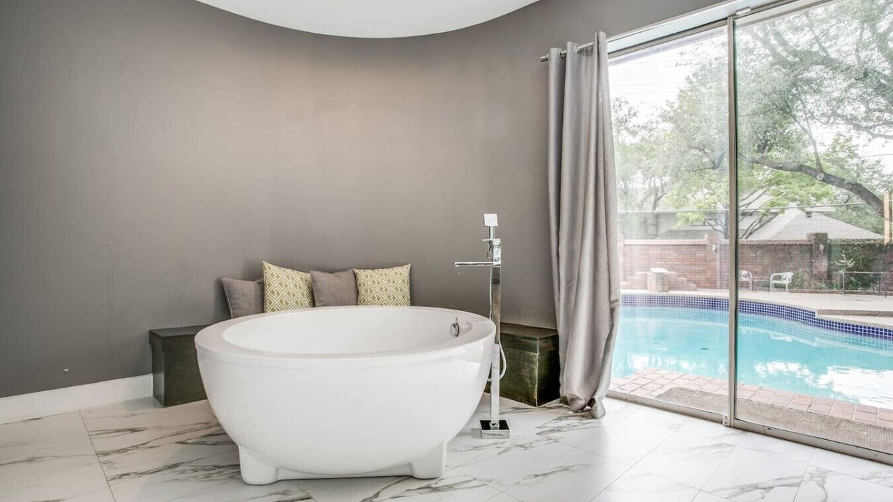 Photo of Bathroom in Lake Highlands