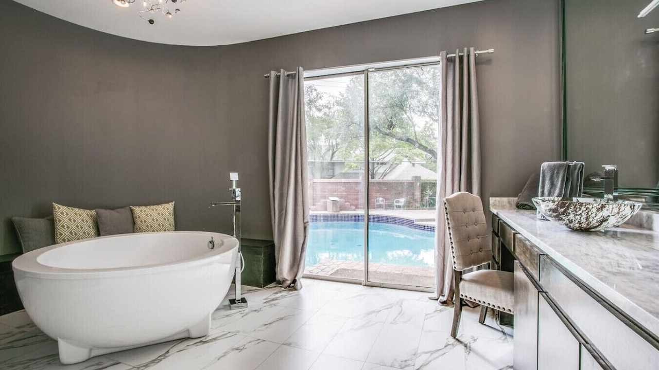 Photo of Bathroom in Lake Highlands
