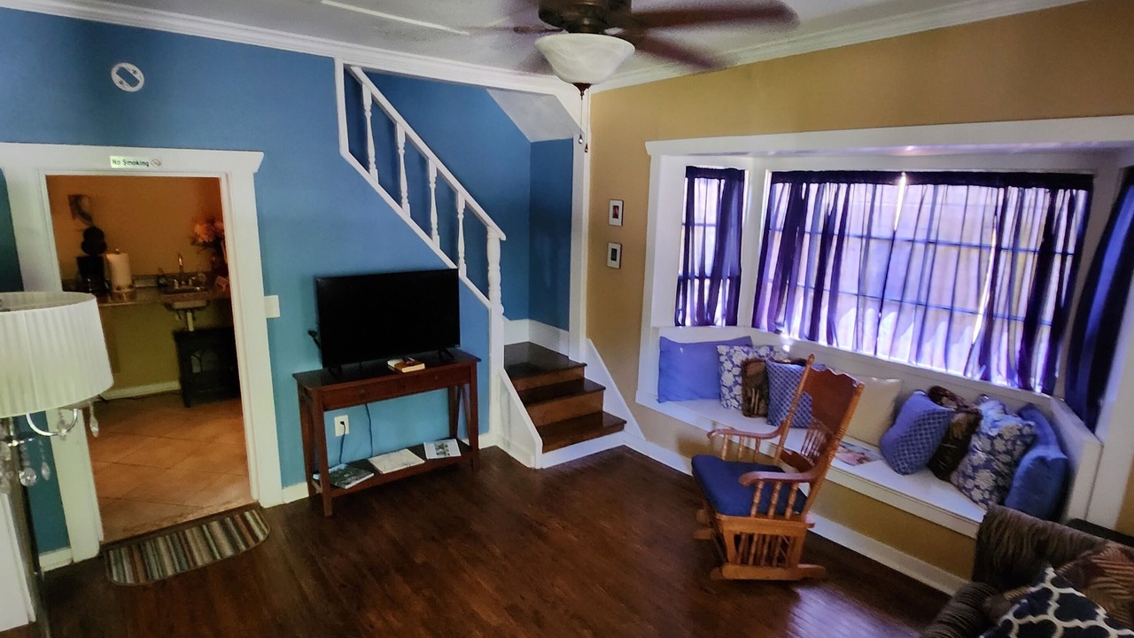 Photo of Livingroom in Eureka Springs Historic District