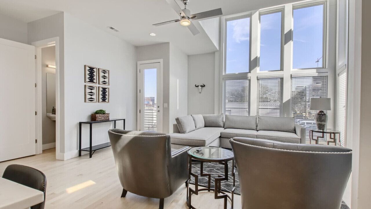 Photo of Livingroom in Downtown Nashville