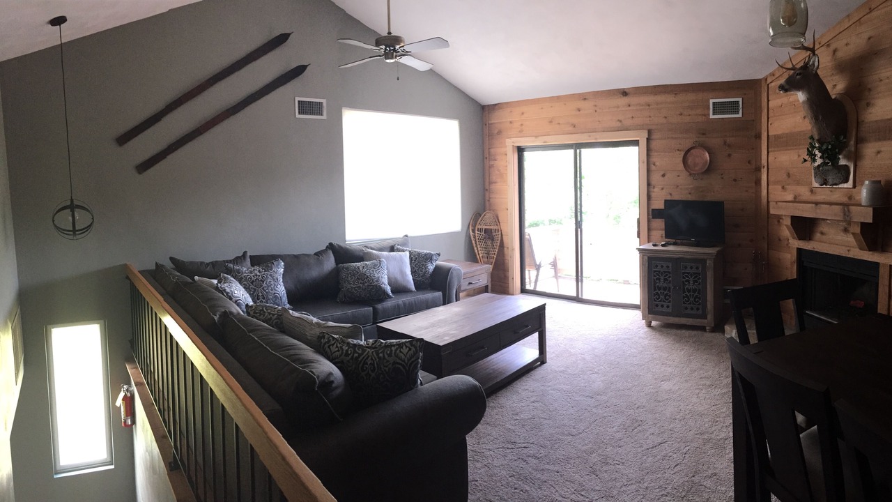 Photo of Livingroom in Seven Springs
