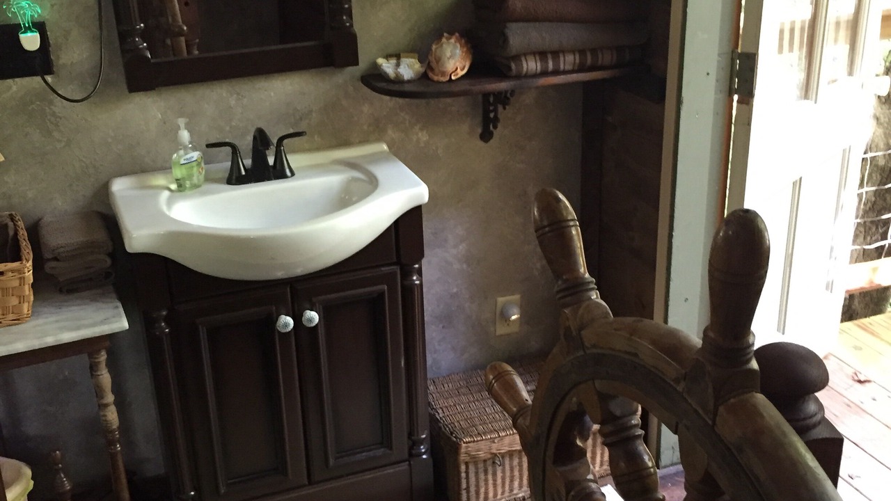 Photo of Bathroom in Nauvoo
