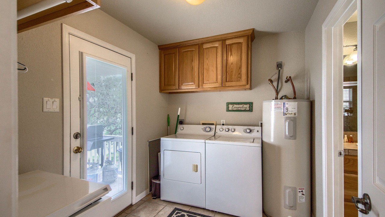 Photo of Bedroom in Canyon Lake