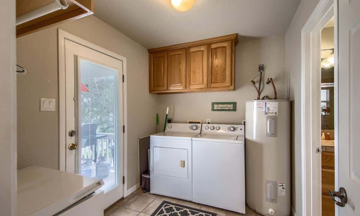 Photo of Bedroom in Canyon Lake