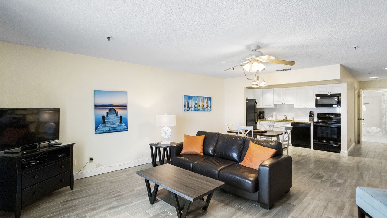 Photo of Livingroom in Madeira Beach