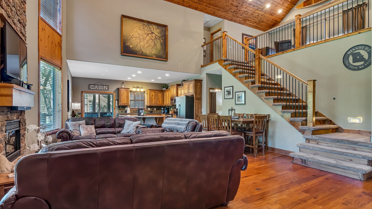 Photo of Others in Hollister