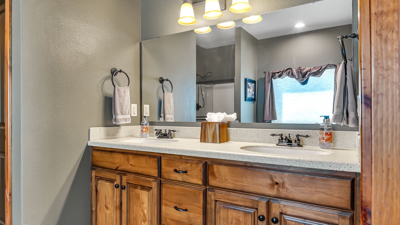 Photo of Others in Hollister