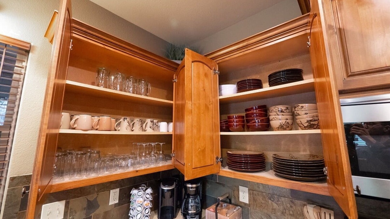 Photo of Others in Hollister