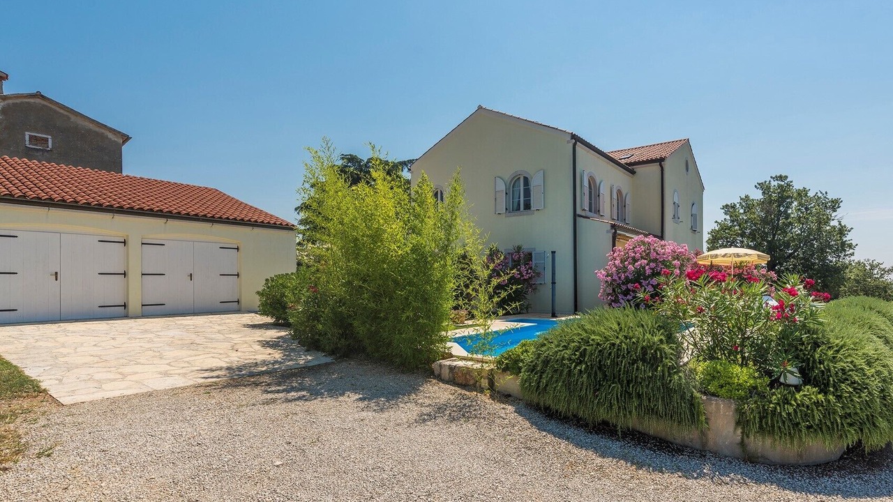 Photo of Outdoor in Cervar