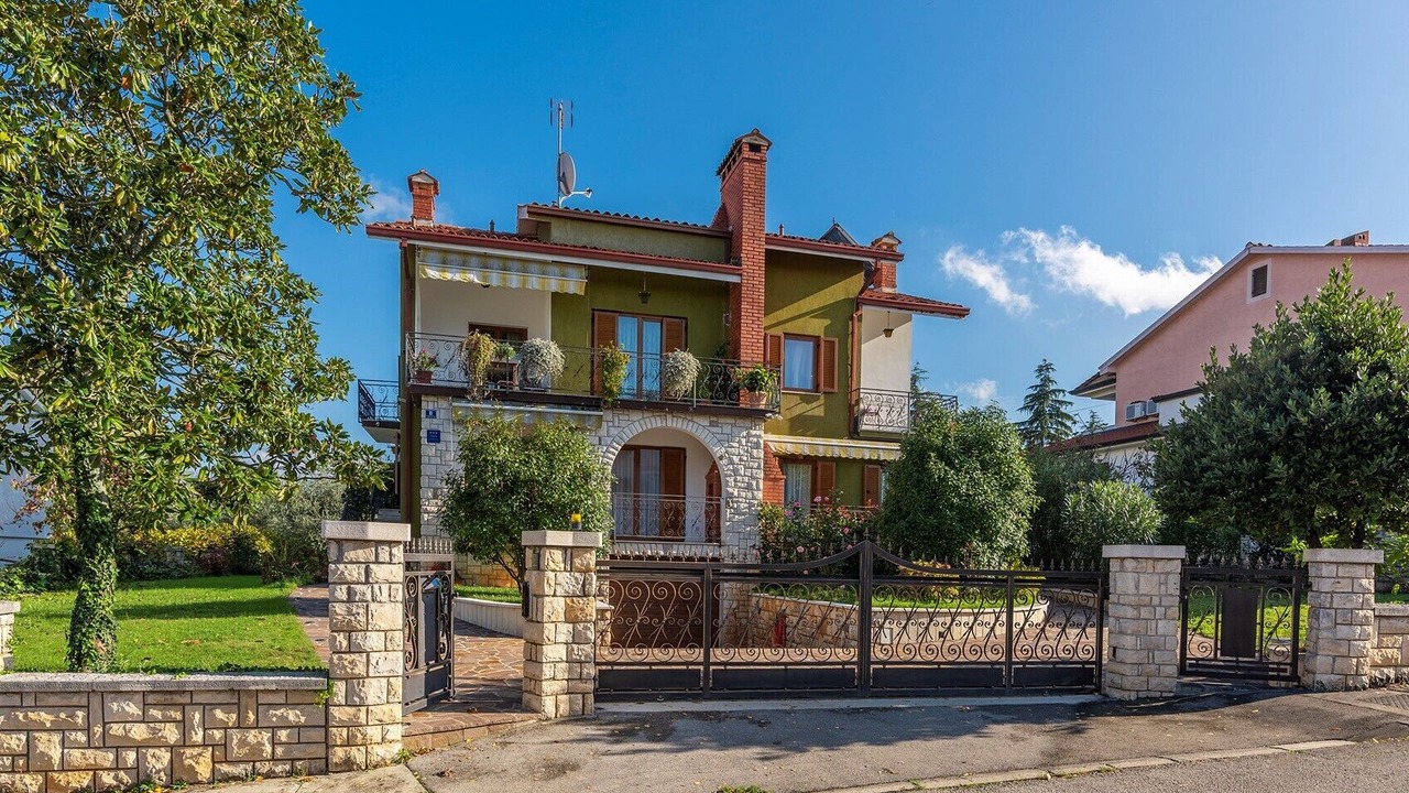 Photo of Outdoor in Spadici