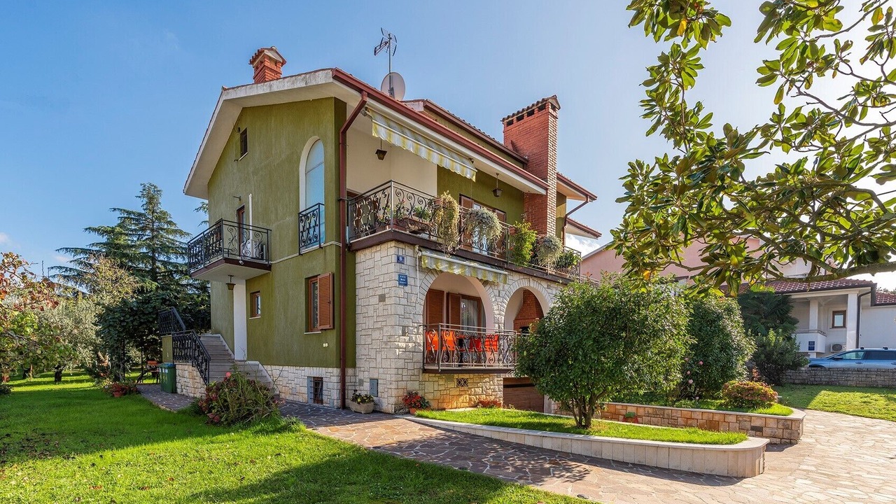 Photo of Outdoor in Spadici
