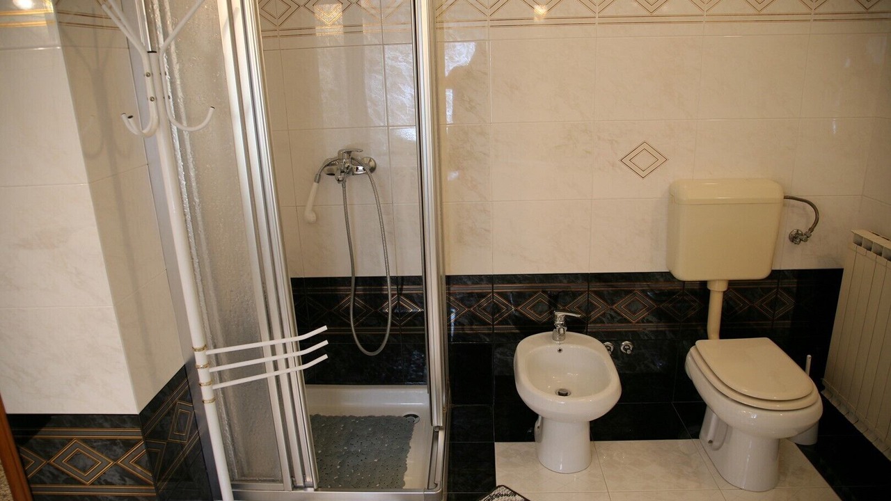 Photo of Bathroom in Gulici