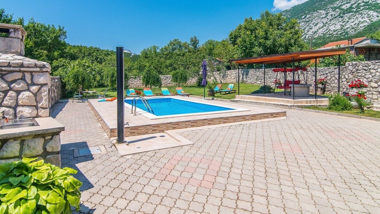 Photo of Outdoor in Drivenik