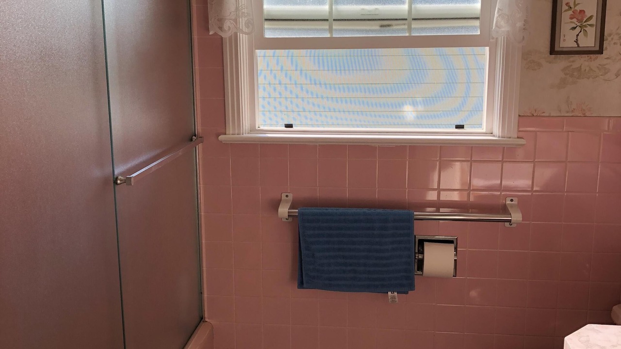 Photo of Bathroom in Crescent City North