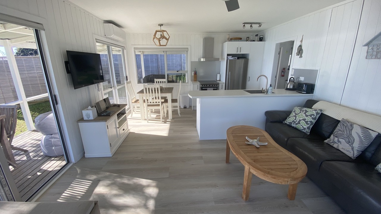 Photo of Livingroom in Russell