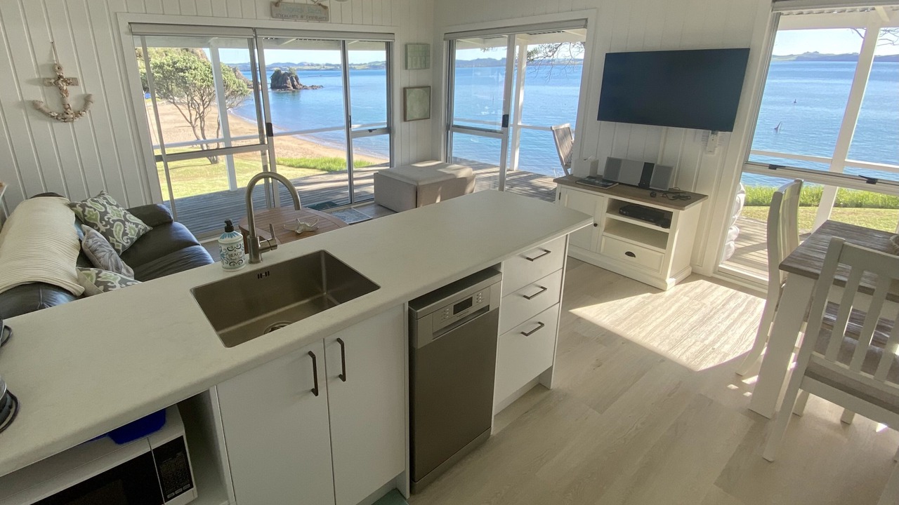 Photo of Livingroom in Russell