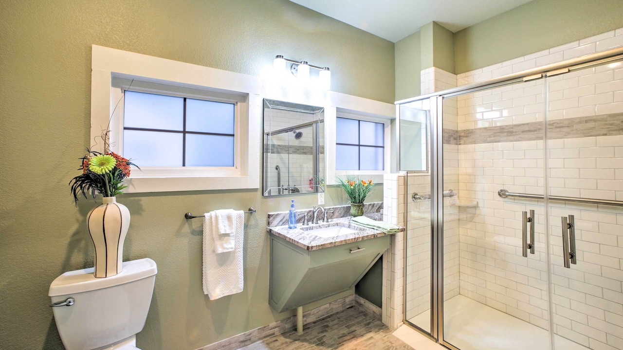 Photo of Bathroom in Downtown Branson